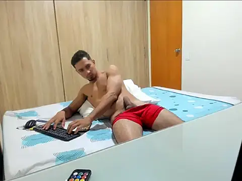 Snapshot of bbenboxer chatting on November 30, 10:36 pm bbenboxer online show from November 30, 10:36 pm