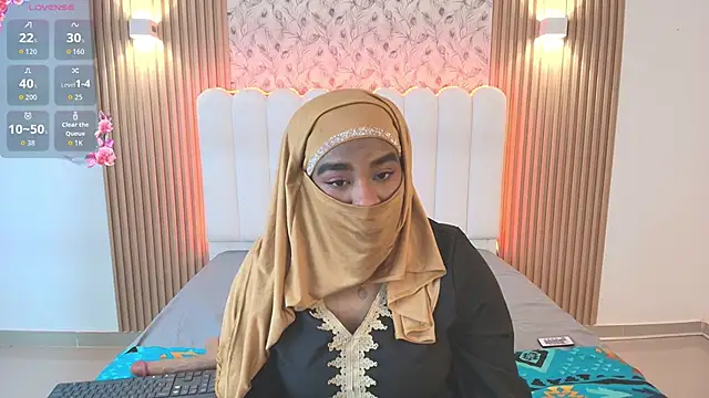 Snapshot of Lina_arabiann chatting on November 27, 12:40 pm Lina arabiann online show from November 27, 12:40 pm