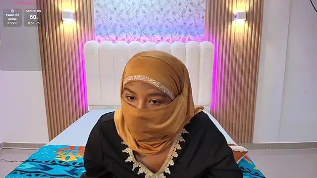 Snapshot of Lina_arabiann chatting on December 14, 12:10 pm Lina arabiann online show from December 14, 12:10 pm