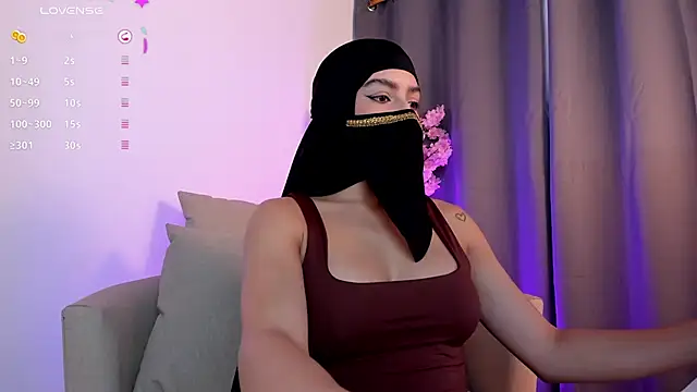 Snapshot of shaima__ chatting on April 18, 8:31 pm shaima online show from April 18, 8:31 pm