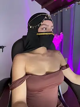 Snapshot of shaima__ chatting on June 12, 8:08 pm shaima online show from June 12, 8:08 pm