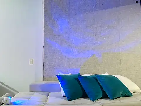 Snapshot of jeffandagus chatting on October 31, 2:45 am jeffandagus online show from October 31, 2:45 am