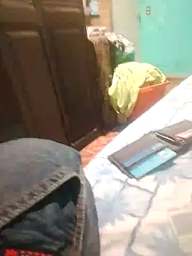 Snapshot of crazyyela chatting on October 25, 3:47 am crazyyela online show from October 25, 3:47 am