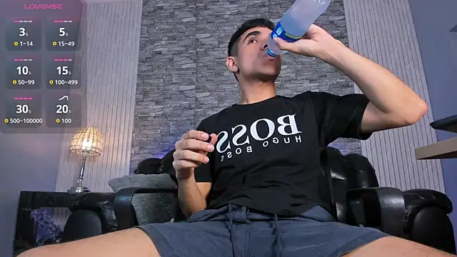 Snapshot of zack_joness18 chatting on November 27, 4:47 am zack joness18 online show from November 27, 4:47 am