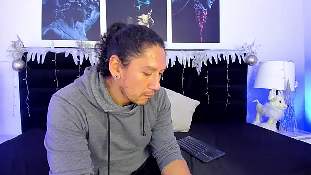 ErosyVenus69 online show from November 18, 6:01 pm