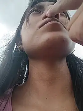 YeseniaRodriguez3 online show from November 25, 5:35 pm