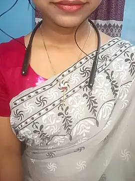 Snapshot of cute_mahi07 chatting on December 13, 7:53 pm cute mahi07 online show from December 13, 7:53 pm