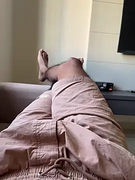 Snapshot of bitujd98 chatting on November 9, 7:06 am bitujd98 online show from November 9, 7:06 am