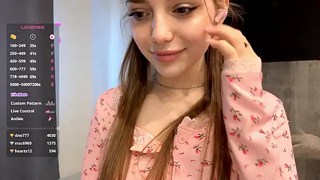 AliceStacy online show from March 21, 2:31 pm