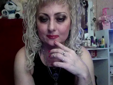 Snapshot of xHot_Amazonq chatting on November 3, 9:59 pm xHot Amazonq online show from November 3, 9:59 pm