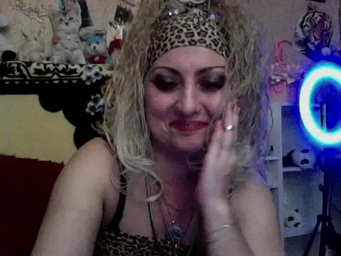 Snapshot of xHot_Amazonq chatting on November 21, 8:29 pm xHot Amazonq online show from November 21, 8:29 pm