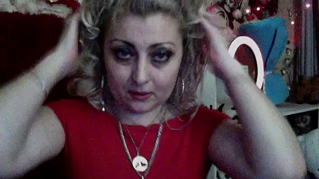 Snapshot of xHot_Amazonq chatting on February 28, 6:42 pm xHot Amazonq online show from February 28, 6:42 pm