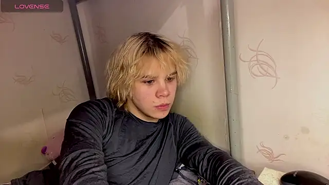 Snapshot of nikolasbucks chatting on February 18, 9:11 pm nikolasbucks online show from February 18, 9:11 pm