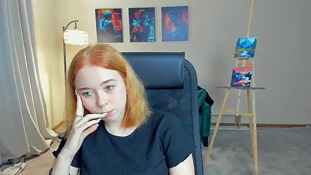 Snapshot of AddieOsler chatting on October 30, 6:26 am AddieOsler online show from October 30, 6:26 am