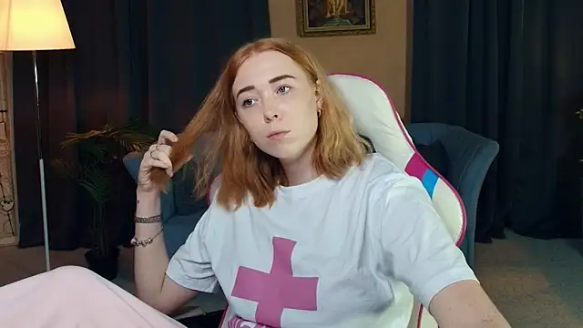 Snapshot of AddieOsler chatting on November 29, 7:50 pm AddieOsler online show from November 29, 7:50 pm