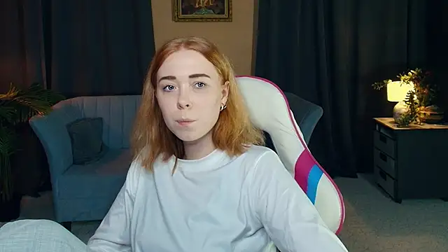 Snapshot of AddieOsler chatting on December 4, 9:01 pm AddieOsler online show from December 4, 9:01 pm