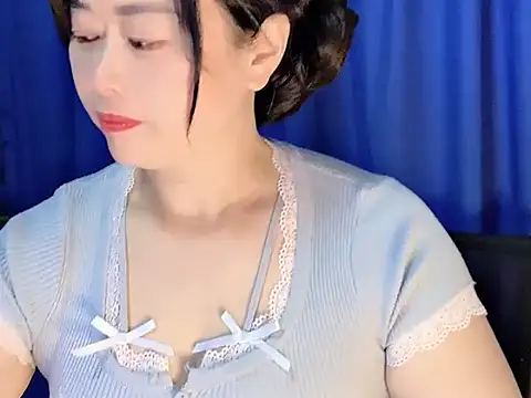 yaoyao22678 online show from December 2, 2:39 am
