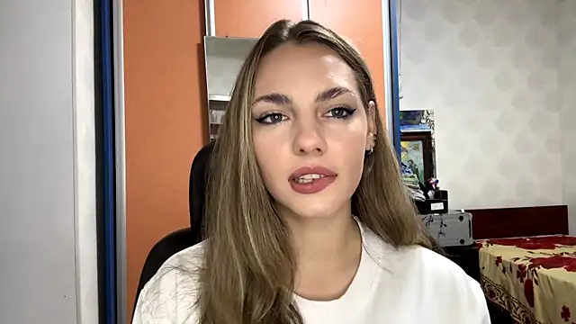 Snapshot of IlanaLafferty chatting on November 15, 7:43 pm IlanaLafferty online show from November 15, 7:43 pm