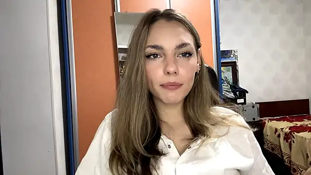 Snapshot of IlanaLafferty chatting on November 18, 8:13 pm IlanaLafferty online show from November 18, 8:13 pm