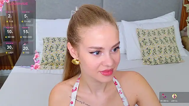 Snapshot of Rose_Masson chatting on October 30, 5:42 am Rose Masson online show from October 30, 5:42 am