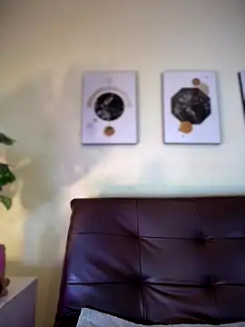 Snapshot of RileyFlame chatting on November 19, 2:06 pm RileyFlame online show from November 19, 2:06 pm