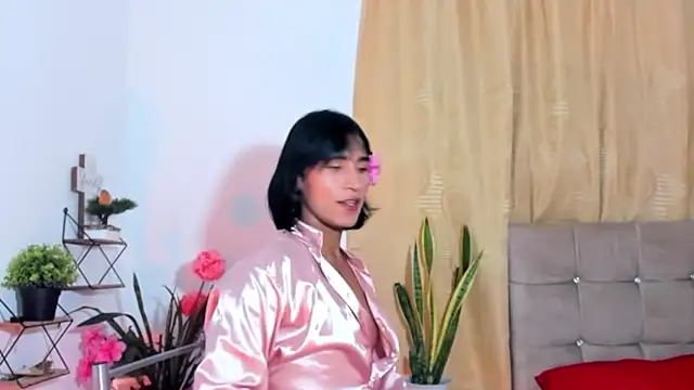 nahomi28  online show from November 5, 5:35 pm