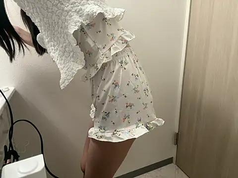 Snapshot of miku_pipipi chatting on November 11, 7:47 pm miku pipipi online show from November 11, 7:47 pm