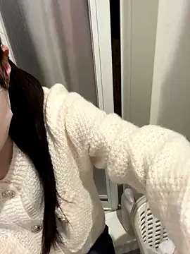 Snapshot of miku_pipipi chatting on December 5, 2:14 pm miku pipipi online show from December 5, 2:14 pm