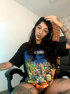 ghostwomaan online show from November 29, 12:30 pm