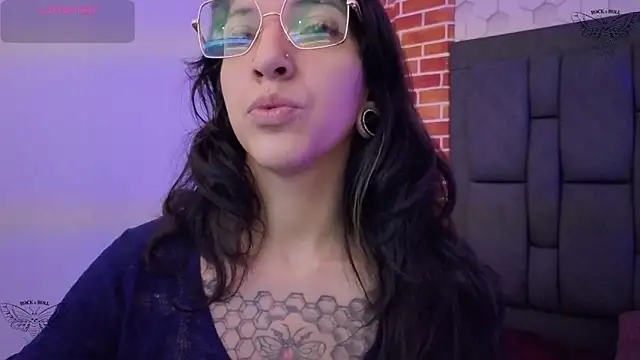 Snapshot of ghostwomaan chatting on February 27, 11:43 am ghostwomaan online show from February 27, 11:43 am