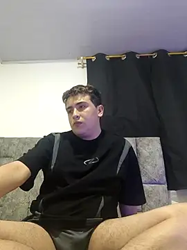 Snapshot of Sam_Rush chatting on December 3, 6:43 am Sam Rush online show from December 3, 6:43 am