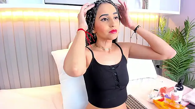 violett rabbit  online show from November 5, 8:42 pm