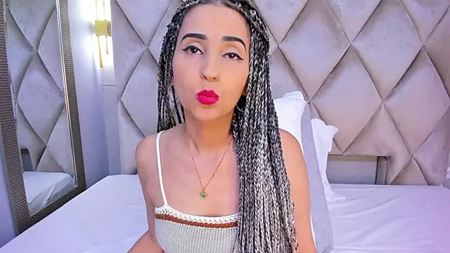 violett rabbit  online show from December 4, 8:17 pm