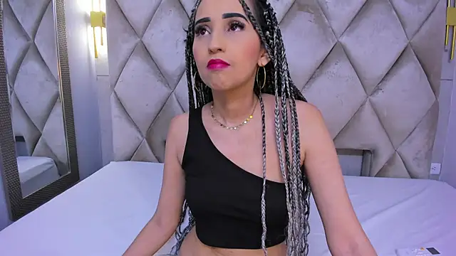 violett rabbit  online show from January 8, 8:00 pm