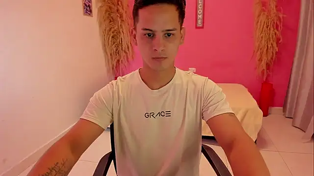 elmasmas01 online show from November 15, 9:11 pm