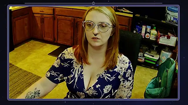 Snapshot of xRavensTouchx chatting on October 26, 1:44 am xRavensTouchx online show from October 26, 1:44 am