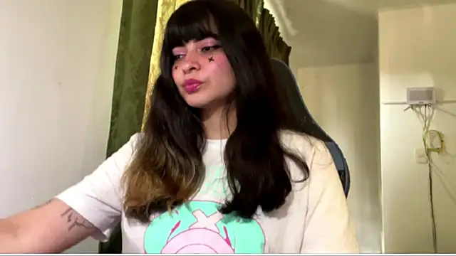 Snapshot of Annagoth_ chatting on April 15, 7:58 pm Annagoth online show from April 15, 7:58 pm
