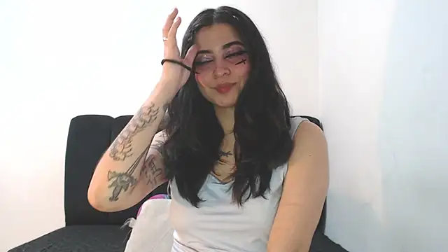 Snapshot of Annagoth_ chatting on June 15, 12:02 am Annagoth online show from June 15, 12:02 am