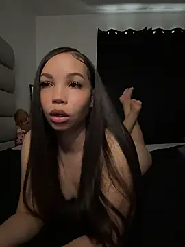 nikkiloveee online show from July 8, 5:17 pm
