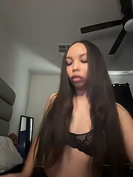 nikkiloveee online show from July 15, 6:02 pm