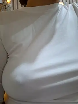 Emily  love online show from December 15, 4:39 am