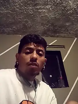 SkinniYamo online show from March 12, 6:52 am