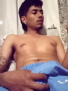 SkinniYamo online show from March 21, 4:50 am