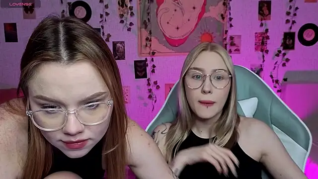Snapshot of _kitEkat__ chatting on October 26, 8:59 pm  kitEkat   online show from October 26, 8:59 pm