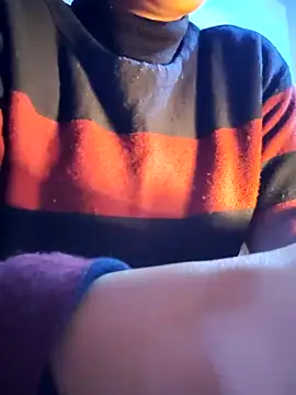 Snapshot of Hot-Rubyy chatting on December 18, 3:40 pm Hot-Rubyy online show from December 18, 3:40 pm