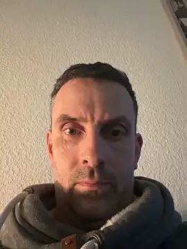 Snapshot of Stefan8254 chatting on February 1, 7:01 pm Stefan8254 online show from February 1, 7:01 pm