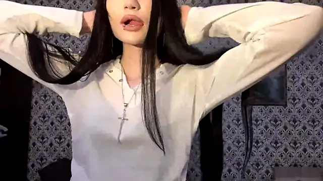 Snapshot of SofiaDreams09 chatting on November 17, 3:18 pm SofiaDreams09 online show from November 17, 3:18 pm