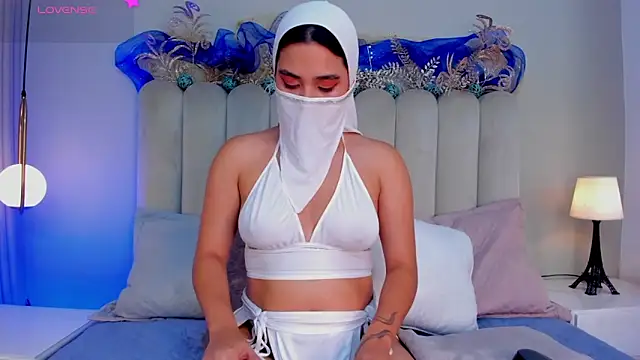 Snapshot of Melanie_hillz chatting on November 30, 4:44 pm Melanie hillz online show from November 30, 4:44 pm