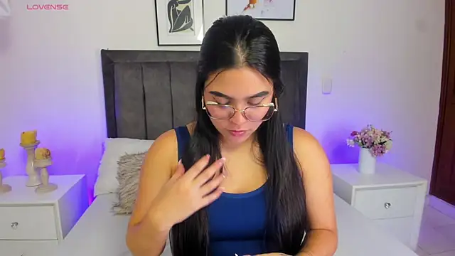 Melanie hillz online show from June 11, 2:44 am