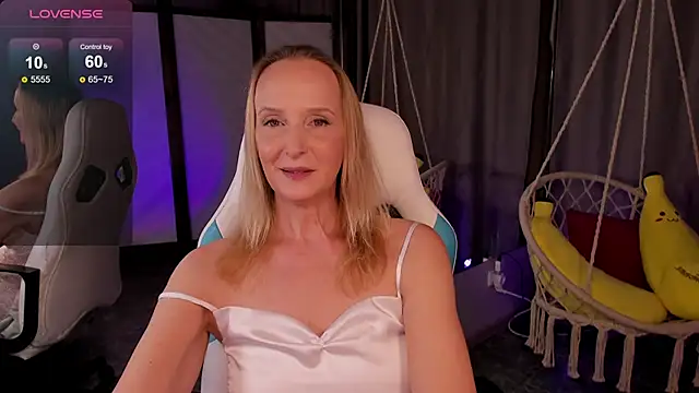 Snapshot of ScarlettPalmer chatting on February 21, 10:05 am ScarlettPalmer online show from February 21, 10:05 am